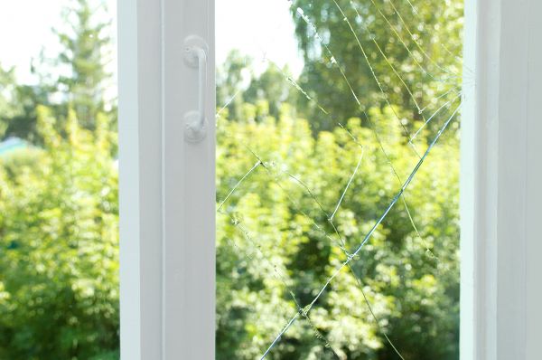 Cost of Cracked Window Repair in Vienna