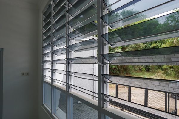 Jalousie Window Repair in Vienna