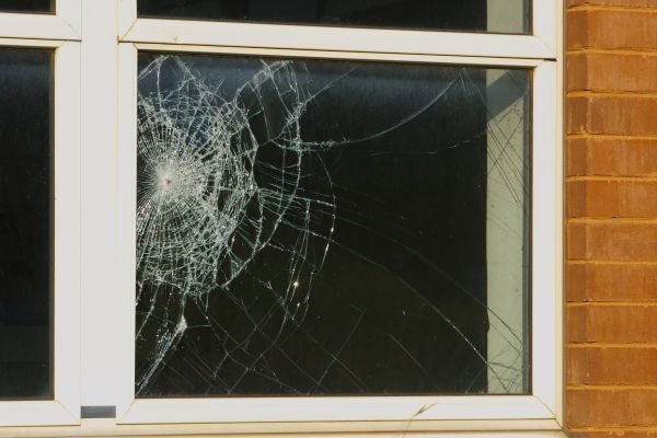 Window Crack Repair in Vienna