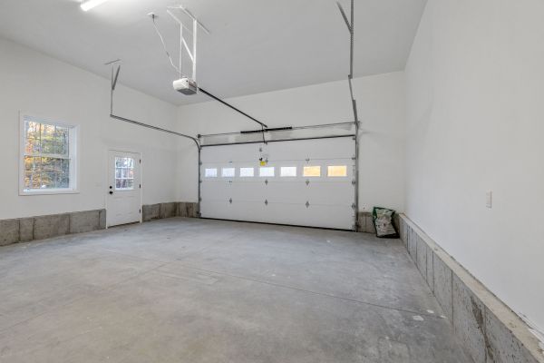 Cost of Garage Window Repair in Vienna