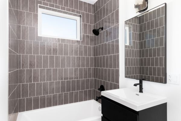 Cost of Shower Window Repair in Vienna